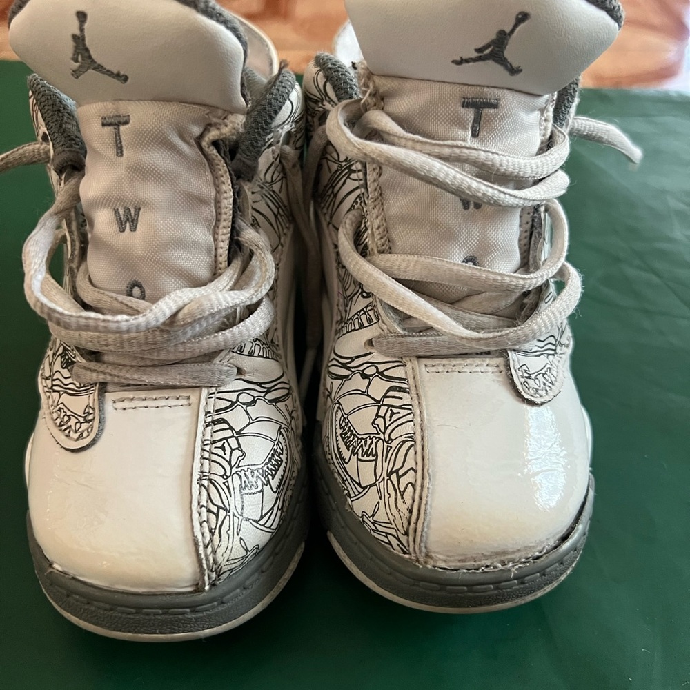 Jordan White and Gray Sneakers Classic Basketball Style